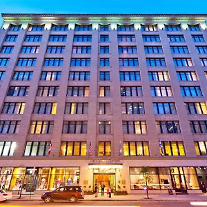 Le Square Phillips & Canada